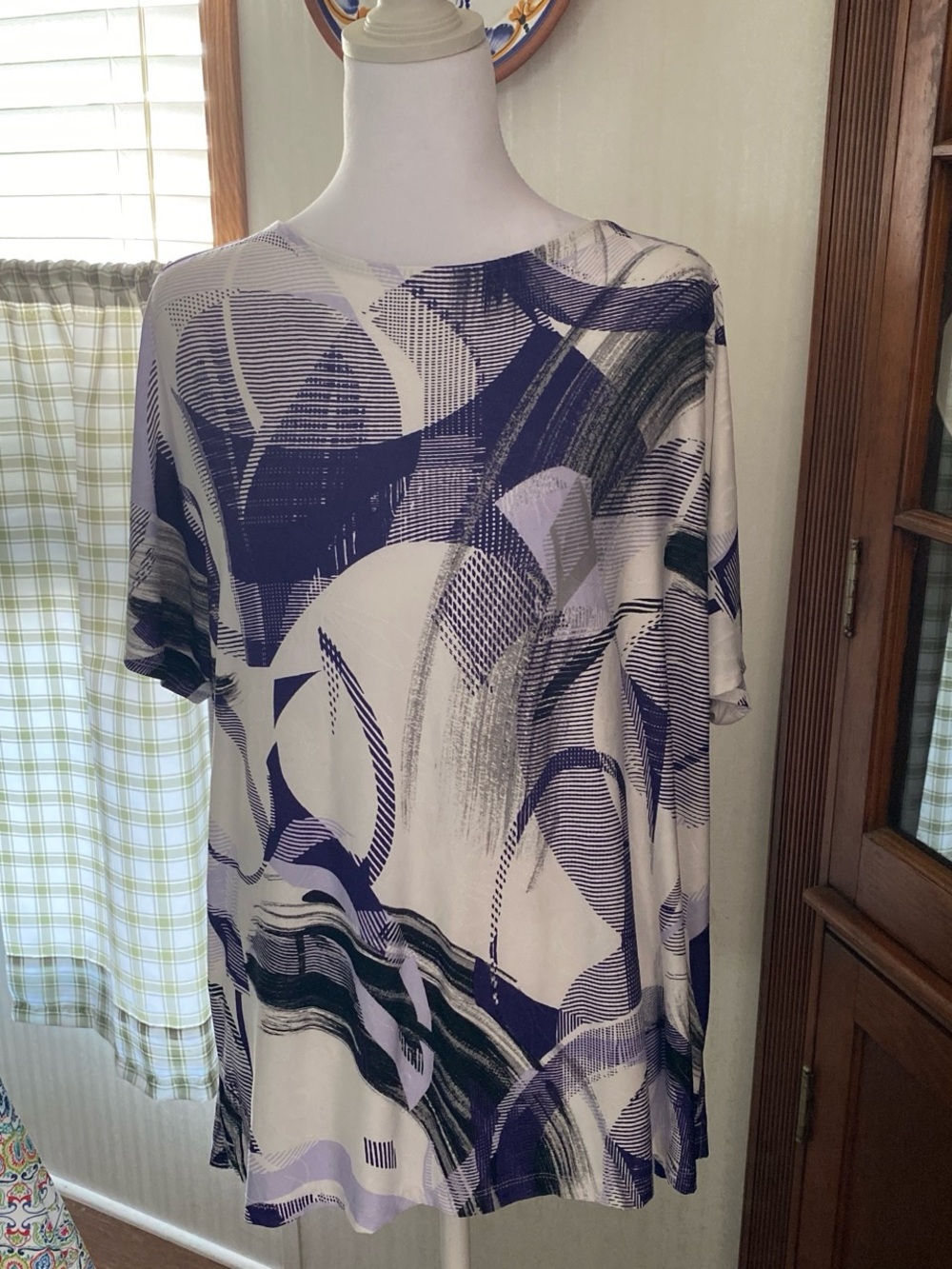 Chico's Abstract Brushstroke Short Sleeve Top in White and Purple
